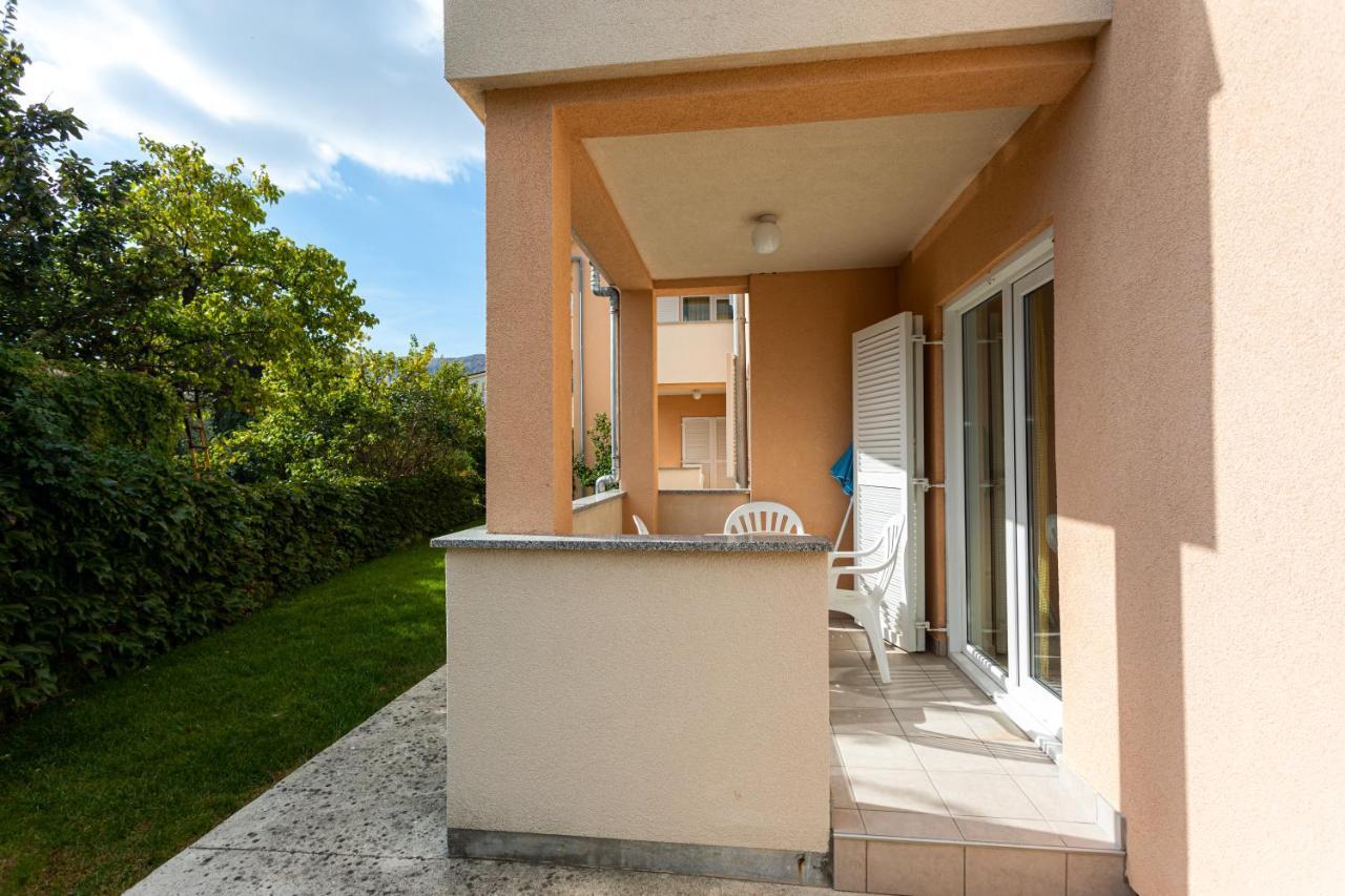 Apartments Crnekovic IV Baška Exterior foto